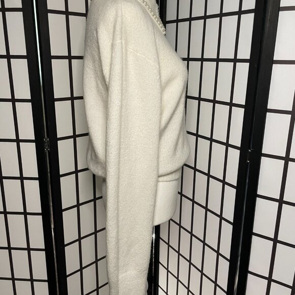 H&M cream/white (ivory)fuzzy sweater/cardigan with a pearl collar,small size. - Picture 3 of 6